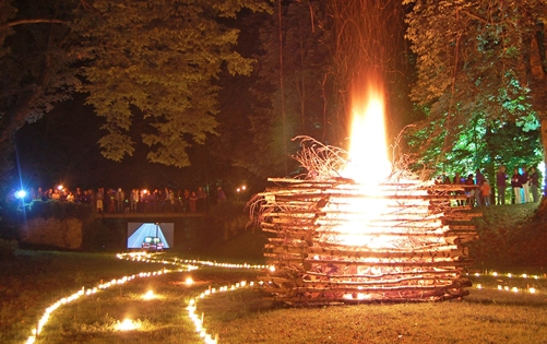"Nacht der vielen Feuer" im Schlosspark